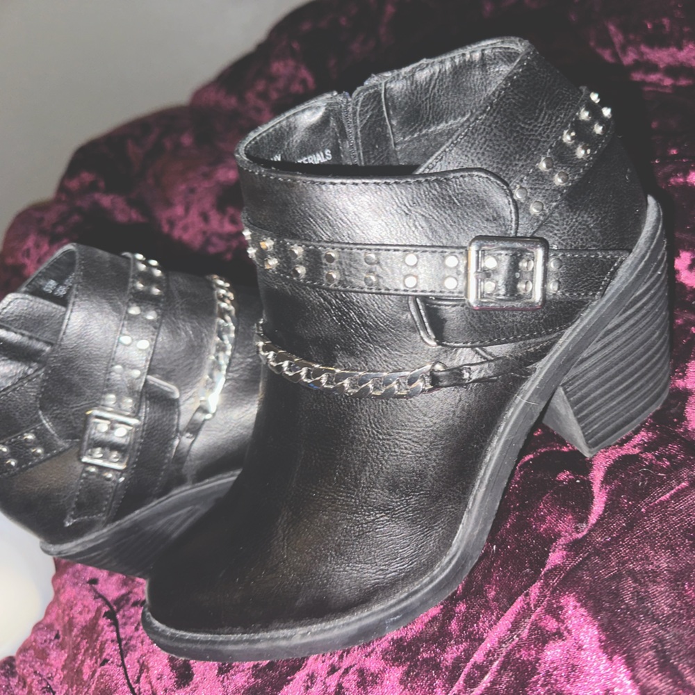 Sugar factory chained booties